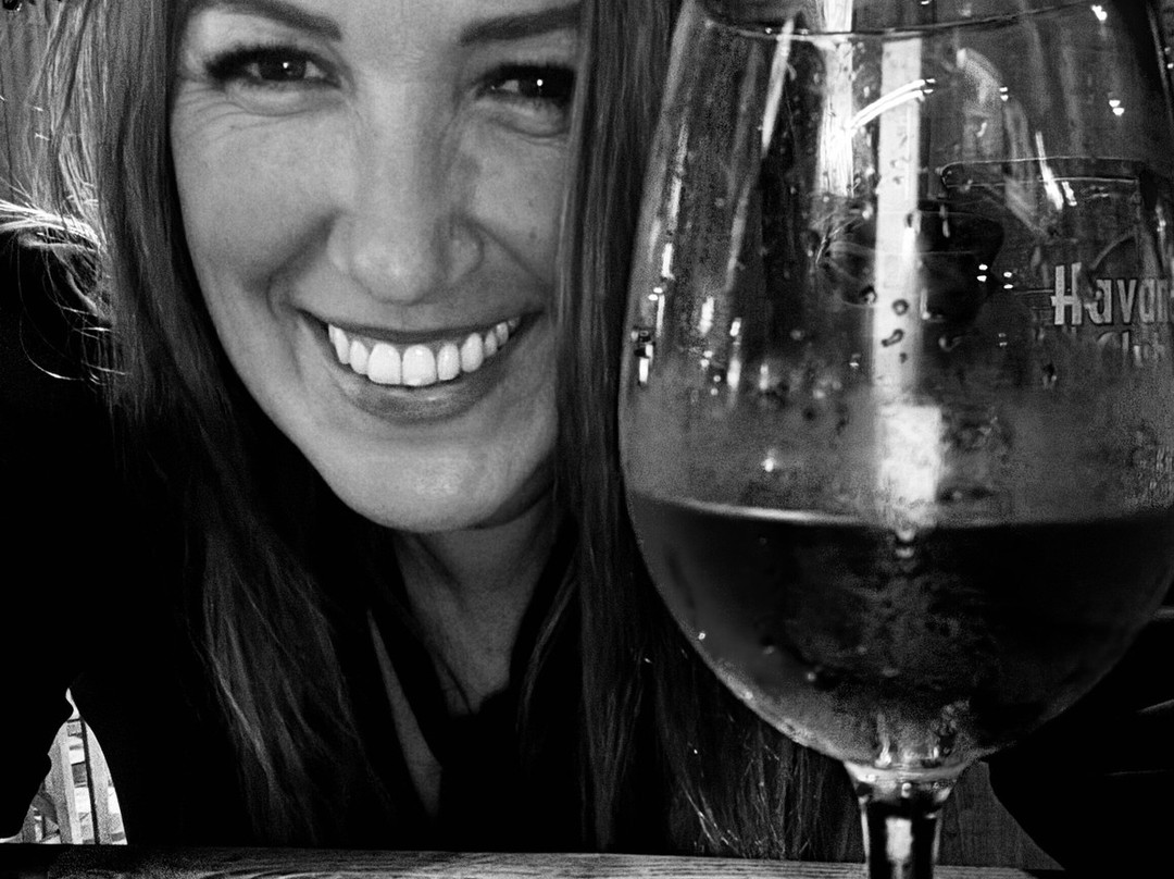 Legends Bar-阿尔布赞拉必去景点