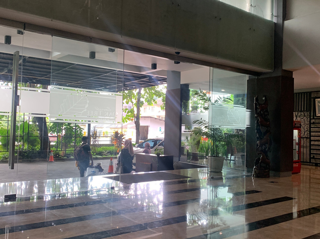 Oak Tree Emerald Hotel & Conventions Semarang主图