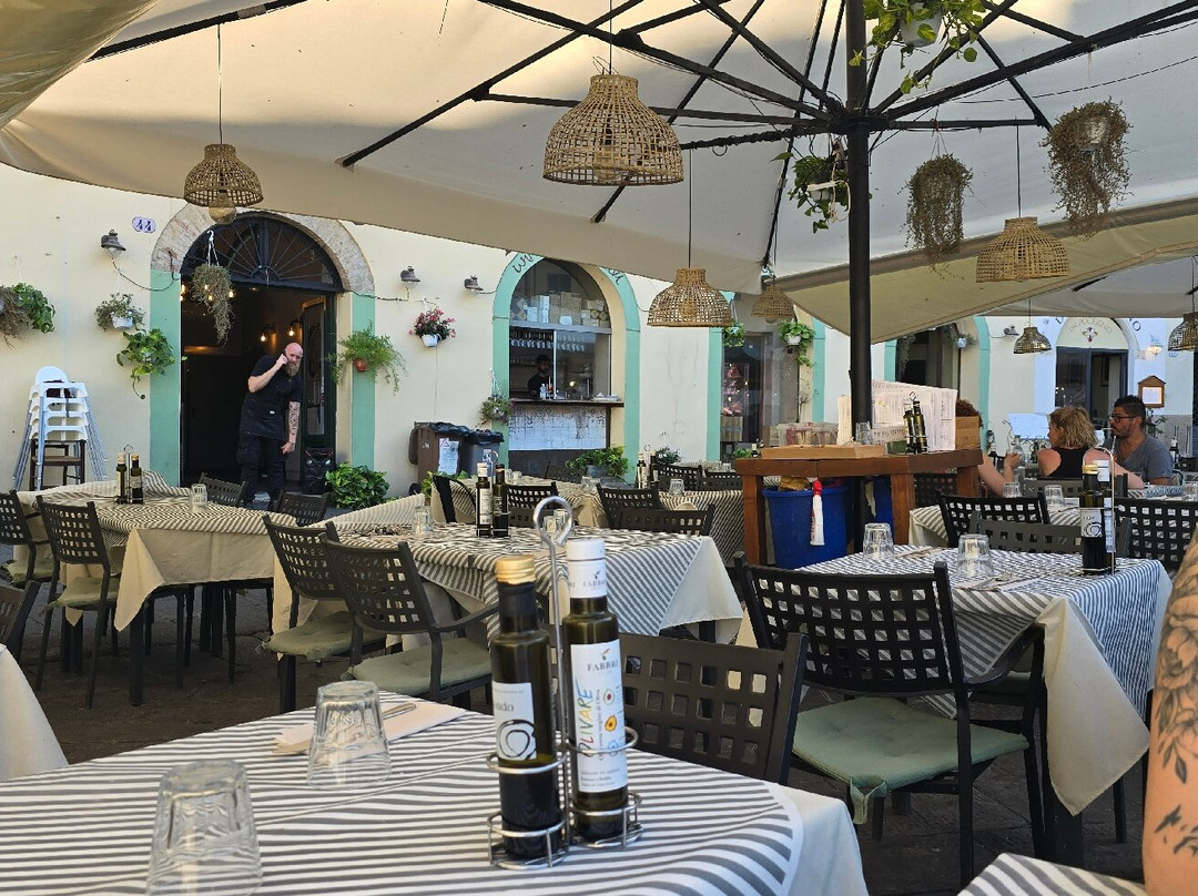 Piazza Anfiteatro-卢卡必去景点