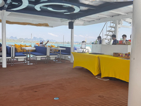 Meka Catamaran-甲米必去景点