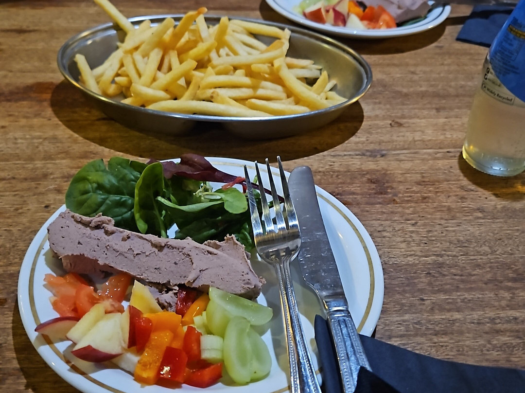 The Old Red Lion主图