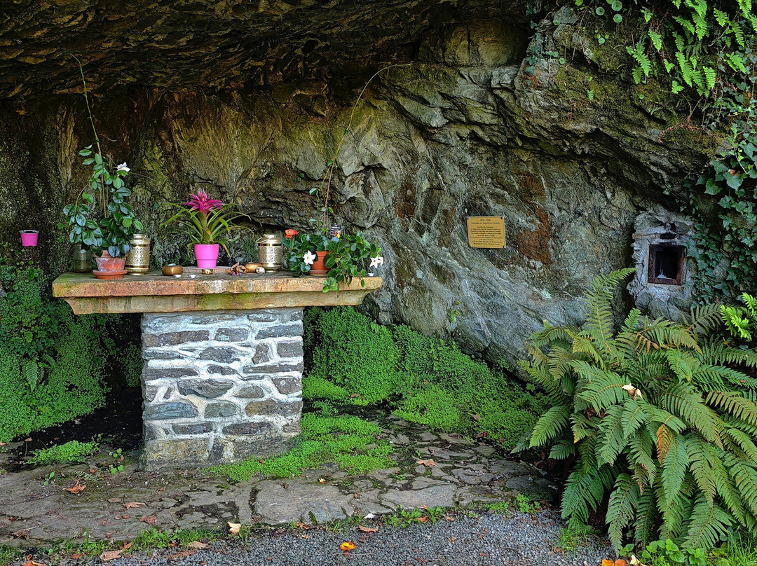 Pont médiéval et Grotte de Vouvant.-Vouvant必去景点