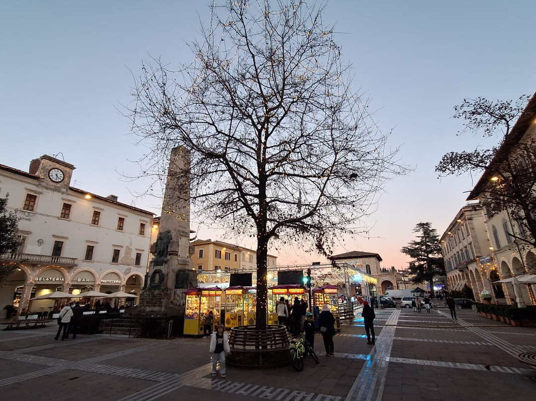 Piazza Arnolfo di Cambio-埃尔萨谷口村必去景点
