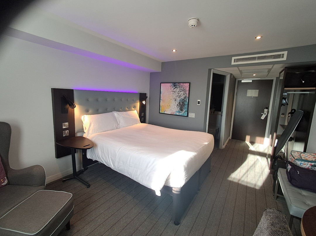 约维尔机场普瑞米尔客栈