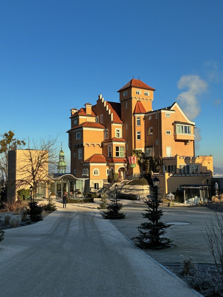 蒙切斯泰恩城堡酒店-官方