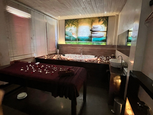 绿色露台酒店主图