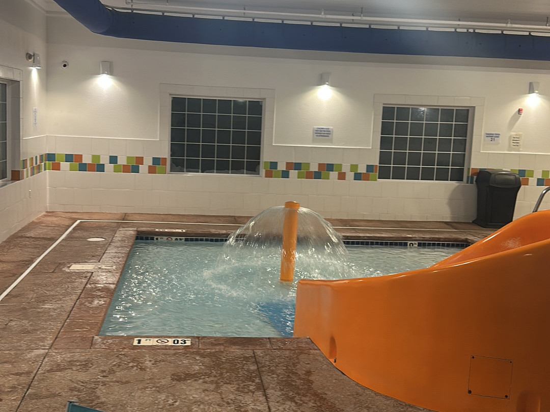 圣保罗伍德伯里拉昆塔温德姆套房酒店主图