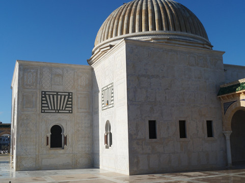 布尔吉巴陵墓-摩纳斯特必去景点