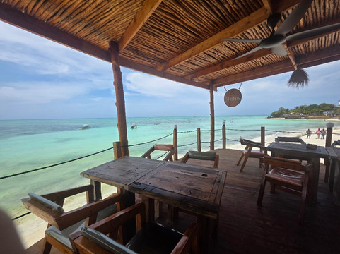 Dhow Beach Boutique Hotel