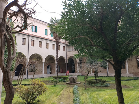 Sala del Capitolo,affreschi di Tommaso da Modena-特雷维索必去景点