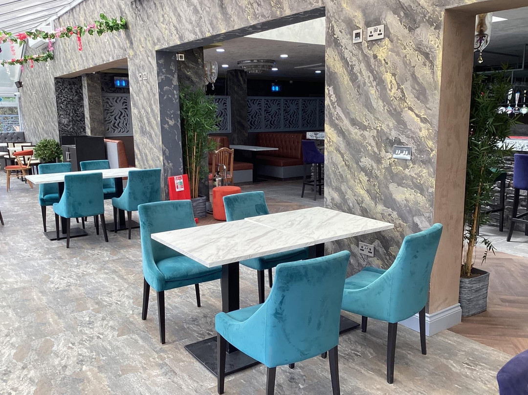 The Greyhound Bar and Grill主图