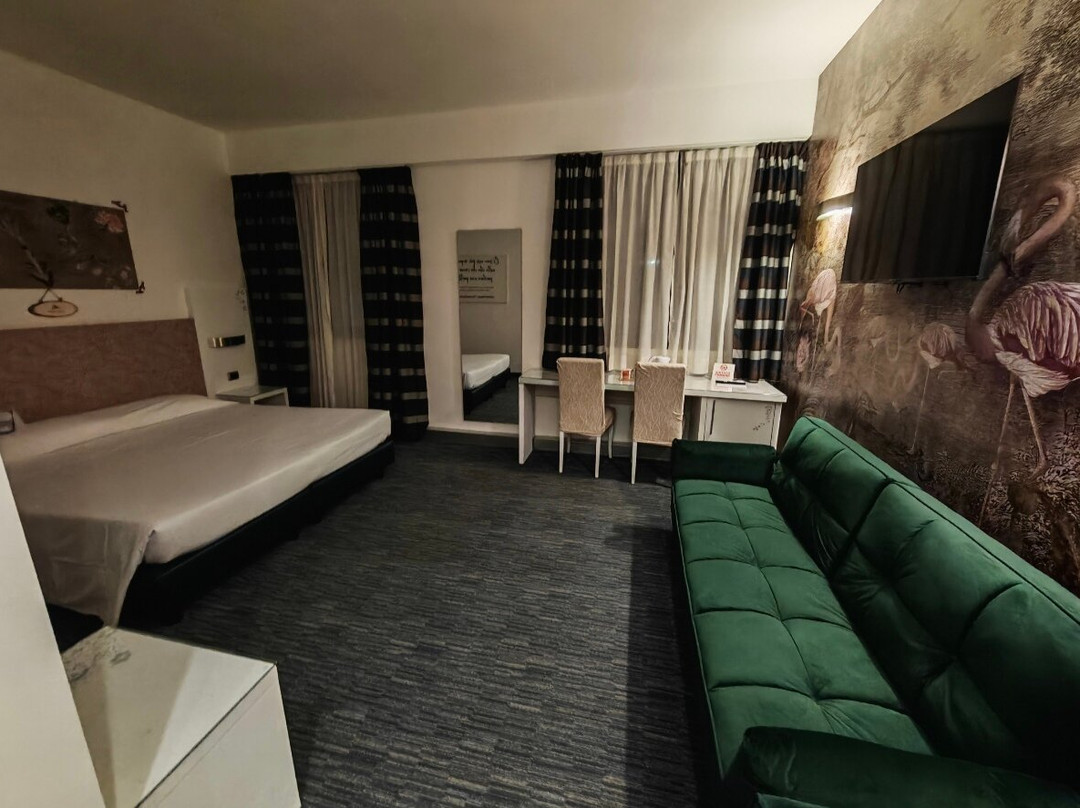 科洛格诺运动酒店主图