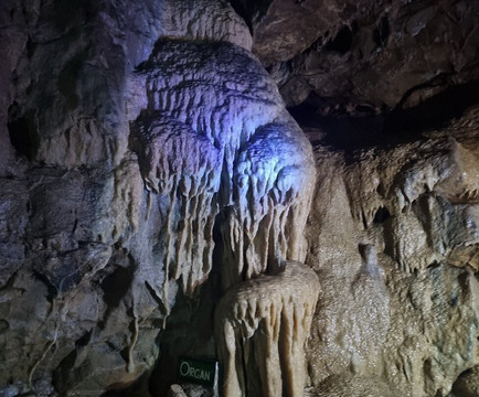 Stump Cross Caverns-Pateley Bridge必去景点