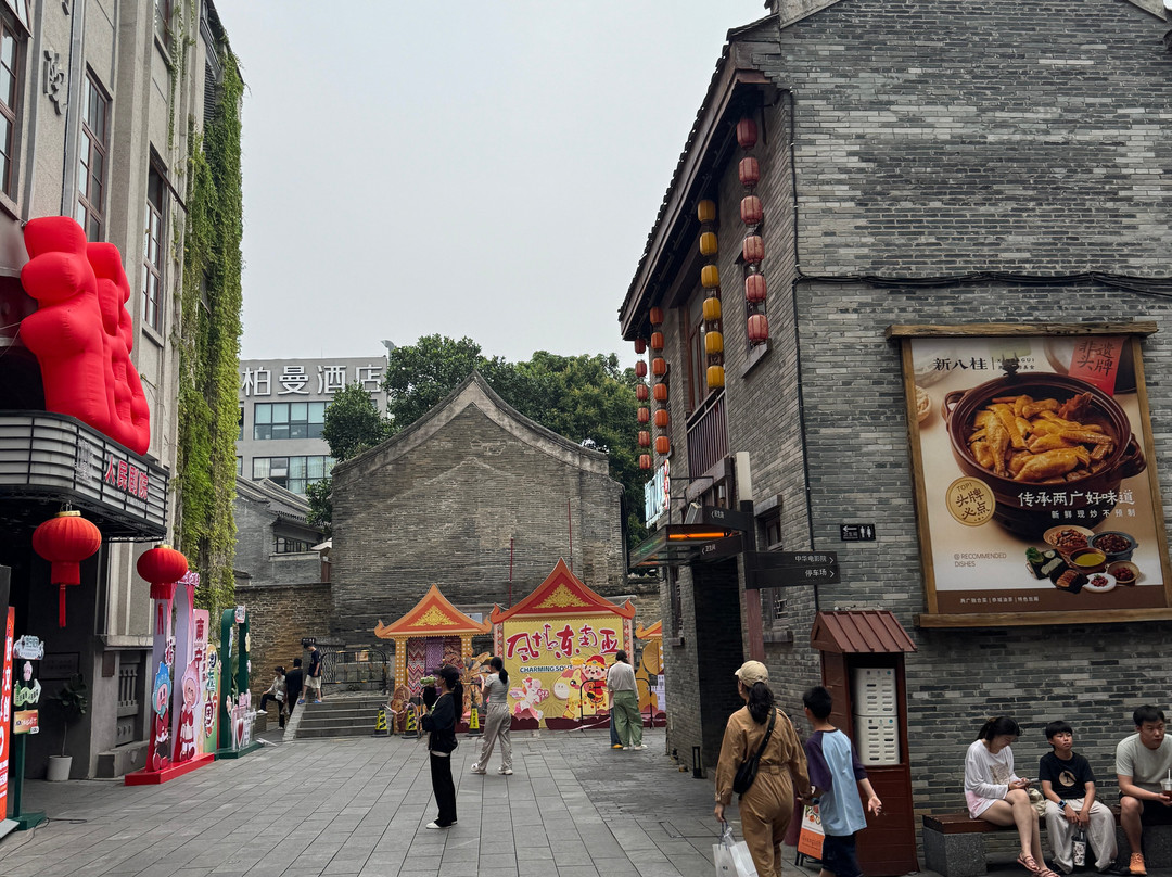 南宁中山路小吃街-南宁市必去景点