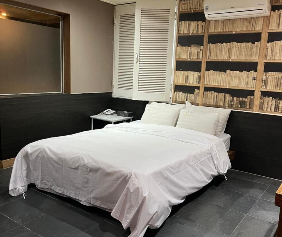 Hotel If