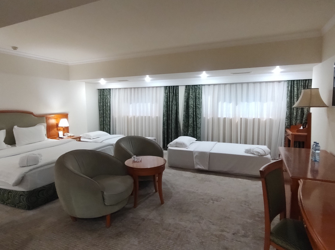 塔什干温德姆华美达酒店主图