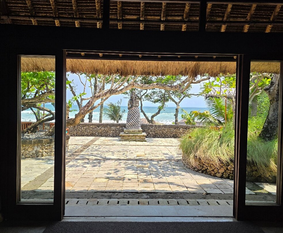 欧贝罗伊海滩度假村主图