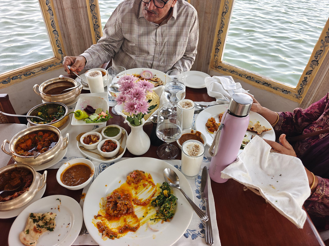 泰基湖宫酒店主图