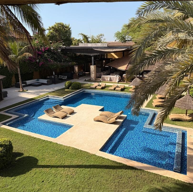 犀牛水疗度假酒店主图