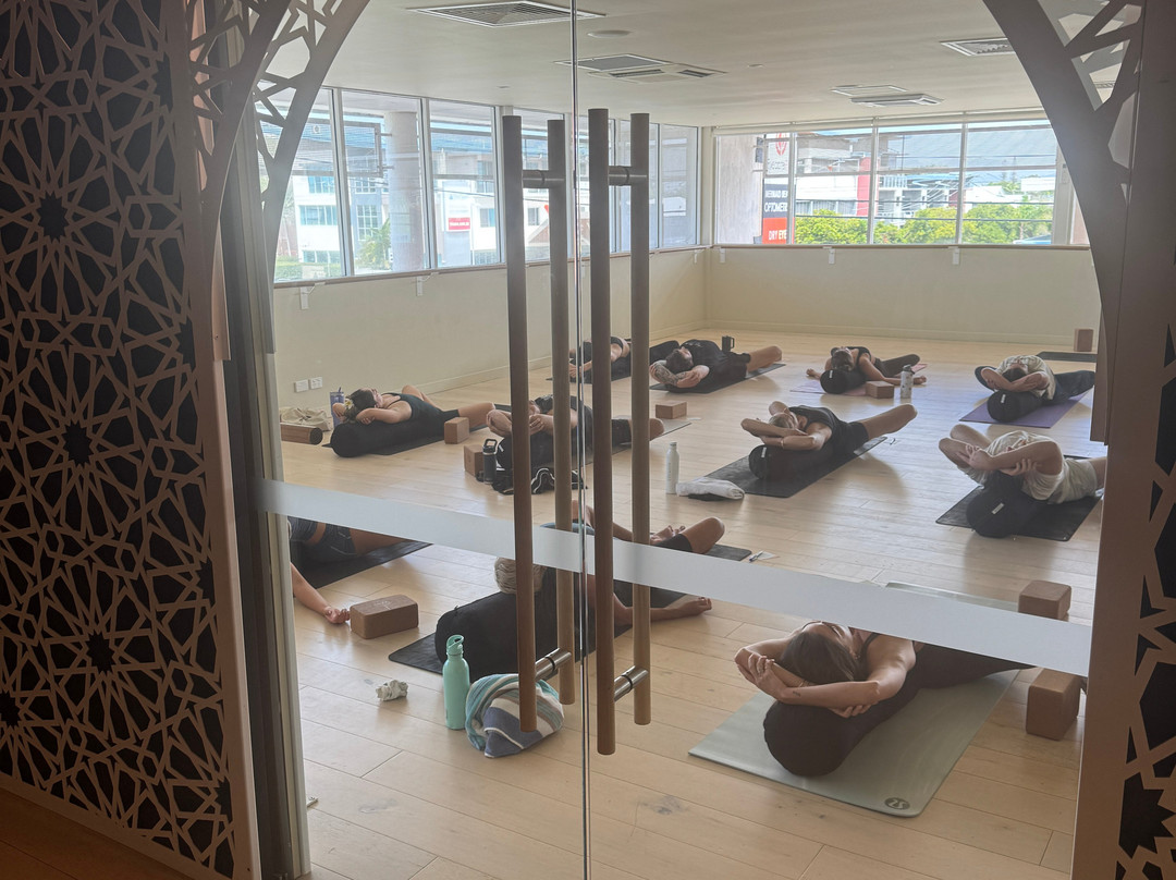 Flolo Studio Mermaid Beach - Yoga & Pilates-美人鱼海滩必去景点