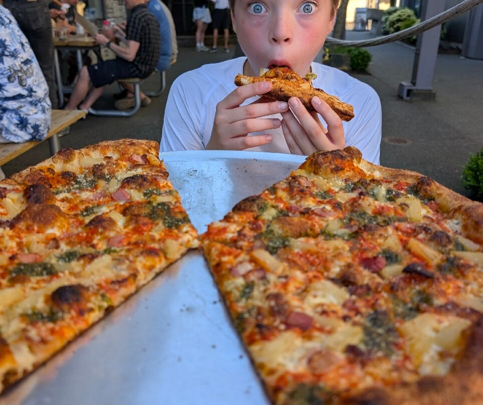 Boonies Pizza