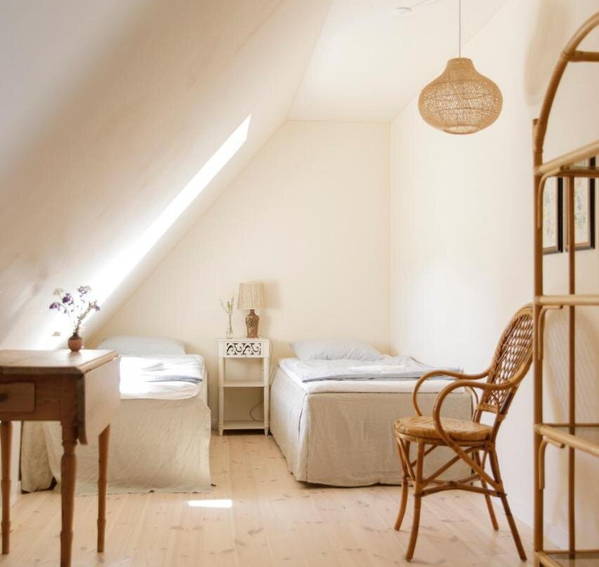 Atma Guesthouse - Cozy And Simple Farmhouse Bed & Breakfast