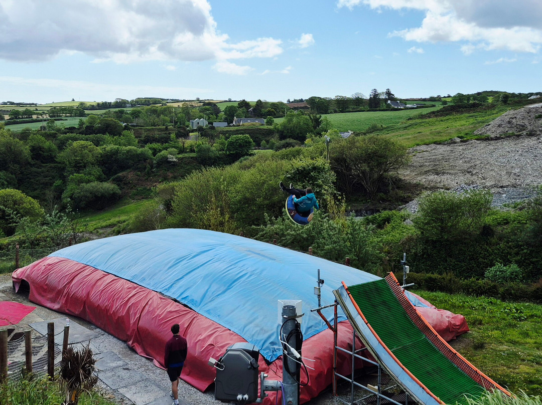 Smuggler’s Cove Adventure Centre-Rosscarbery必去景点