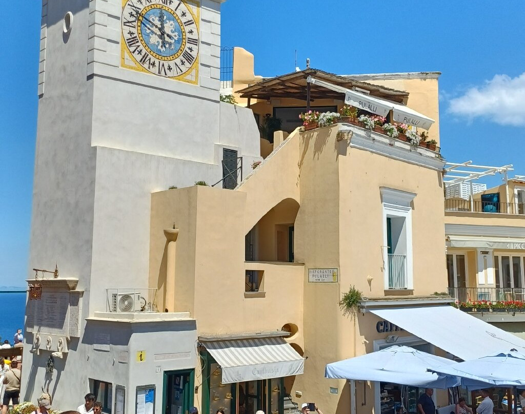 Torre dell'Orologi-卡碧岛必去景点