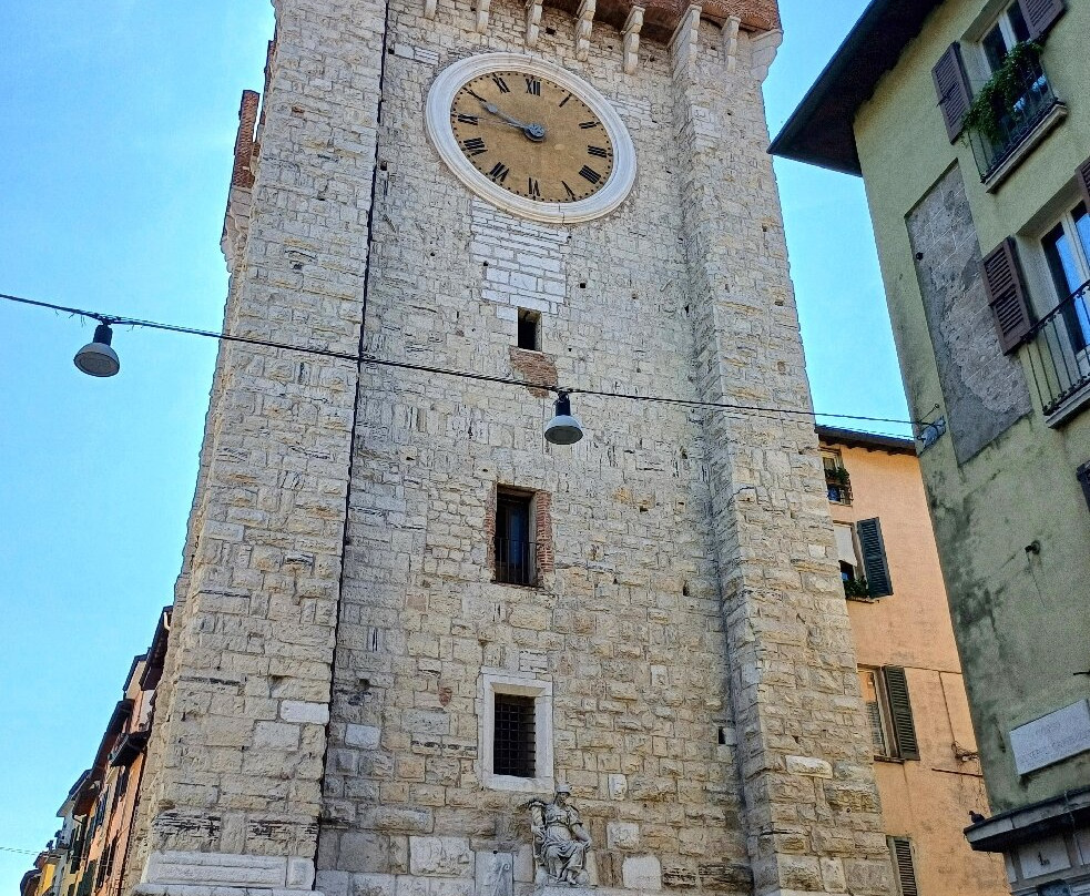 Torre e Fontana della Palata-布雷西亚必去景点