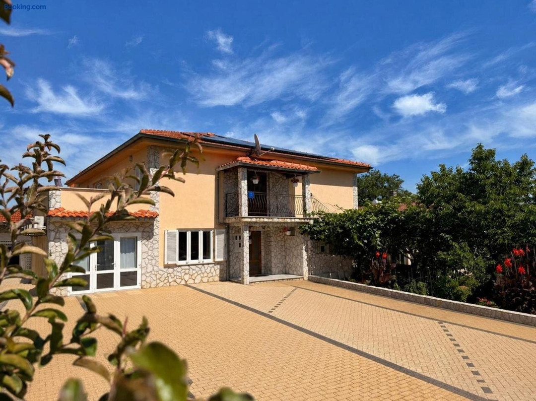 Apartments Nevenka K.