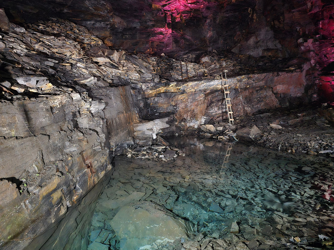 Carnglaze Caverns-利斯卡德必去景点