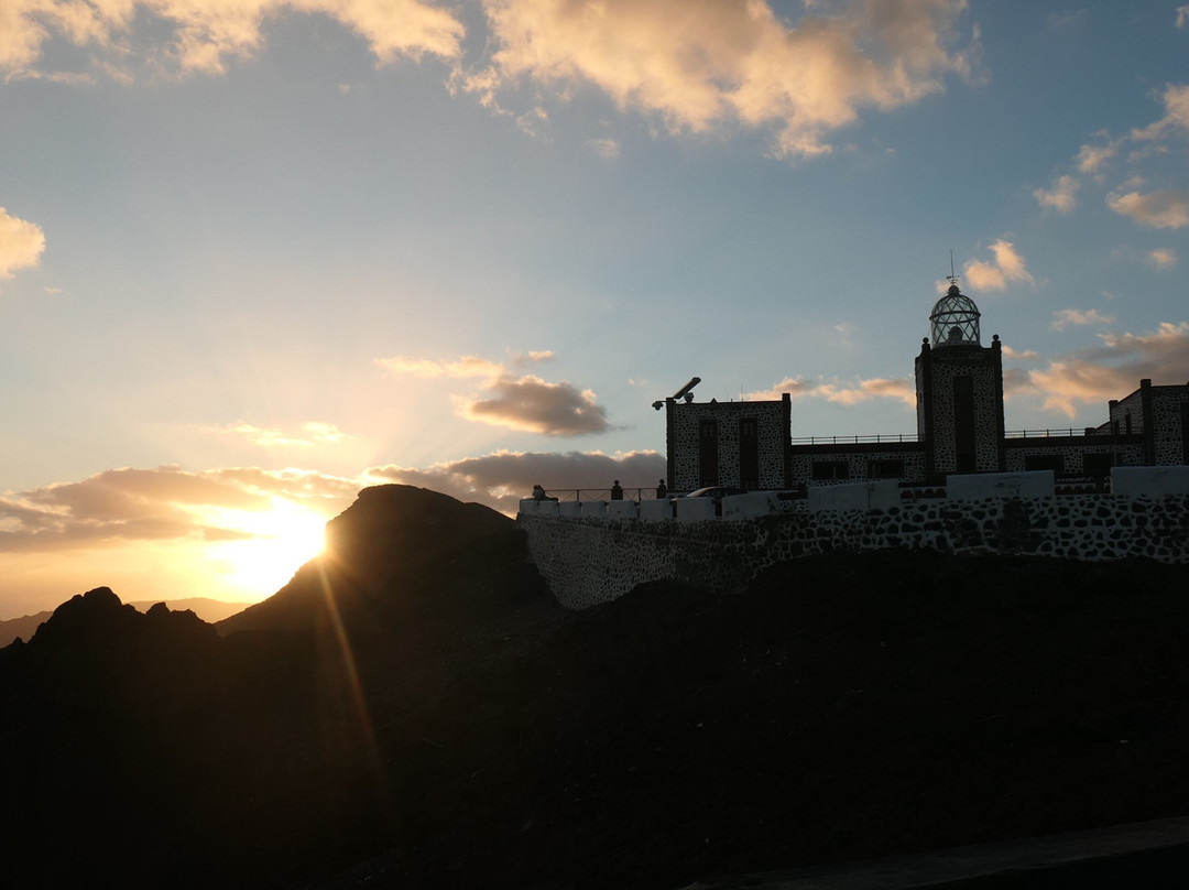Faro de la Entallada-Las Playitas必去景点