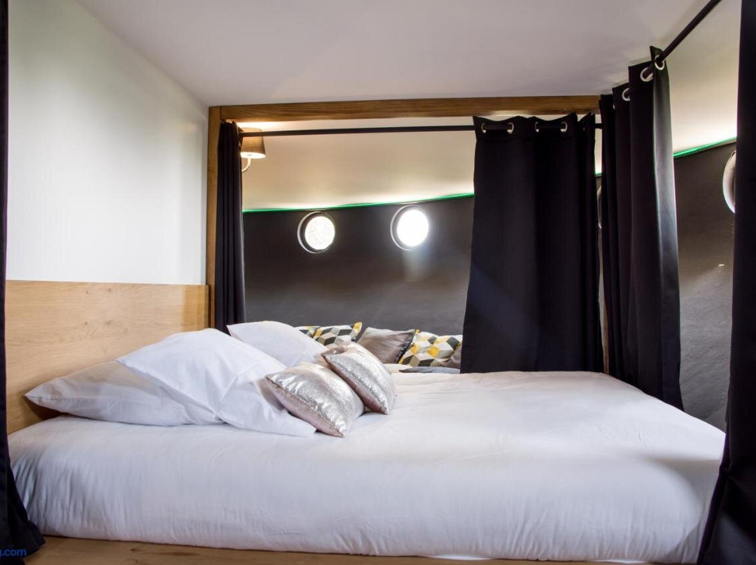 Inside Dombes