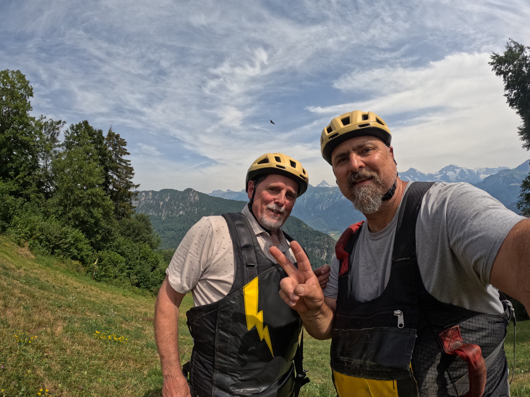 BumbleBee Hang Gliding Interlaken-马滕必去景点