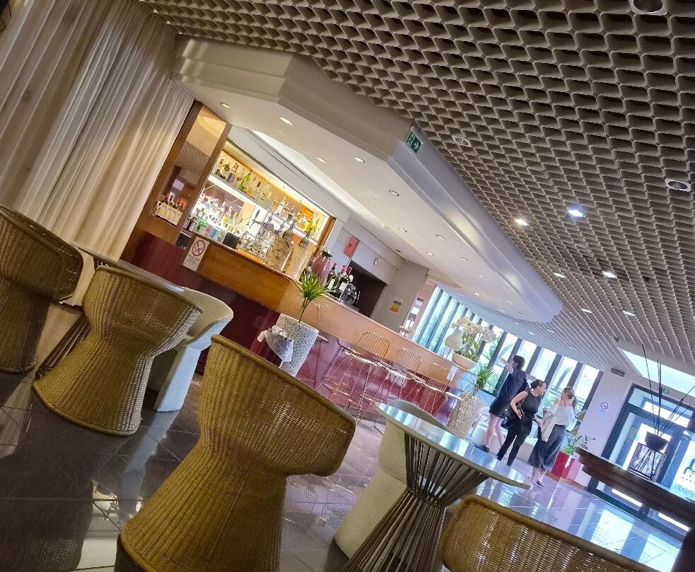 马克西姆酒店主图