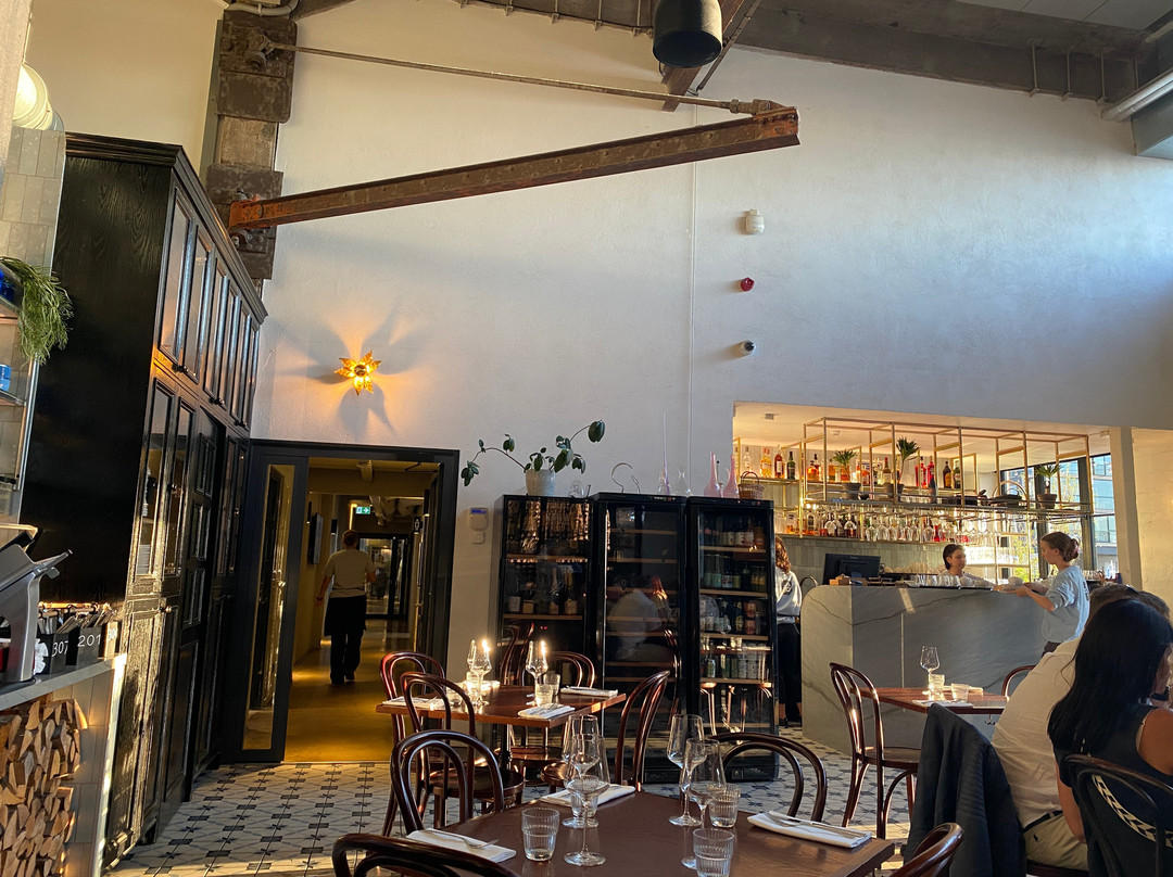 Lore Bistroo