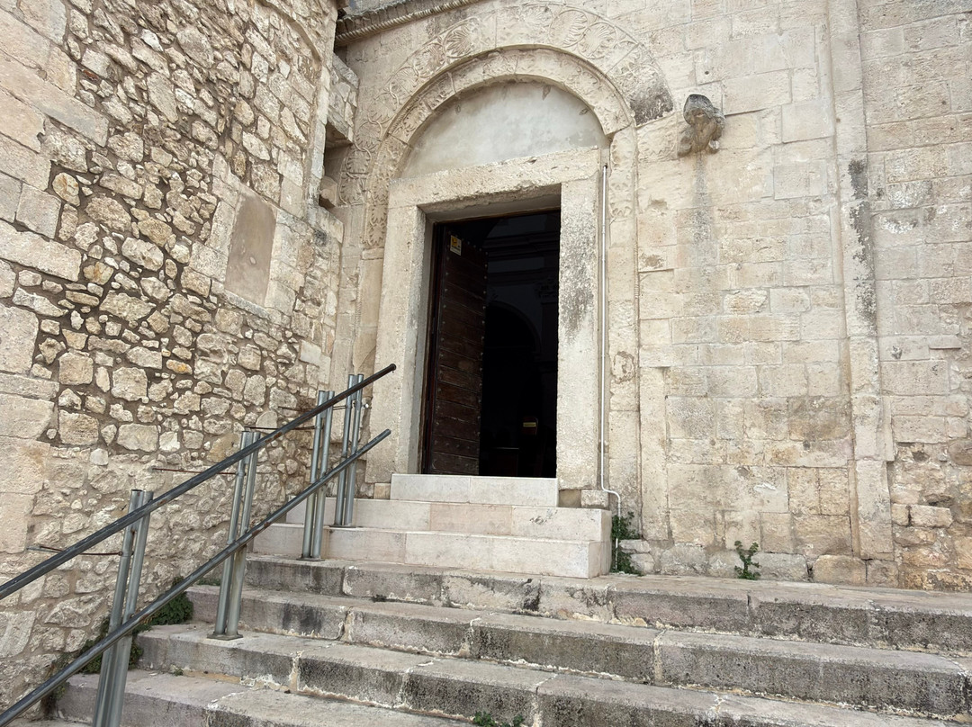 Cattedrale di Santa Maria Assunta-维耶斯泰必去景点