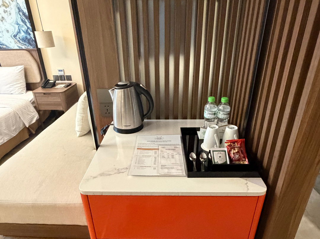 孟清下龙中英豪华酒店主图