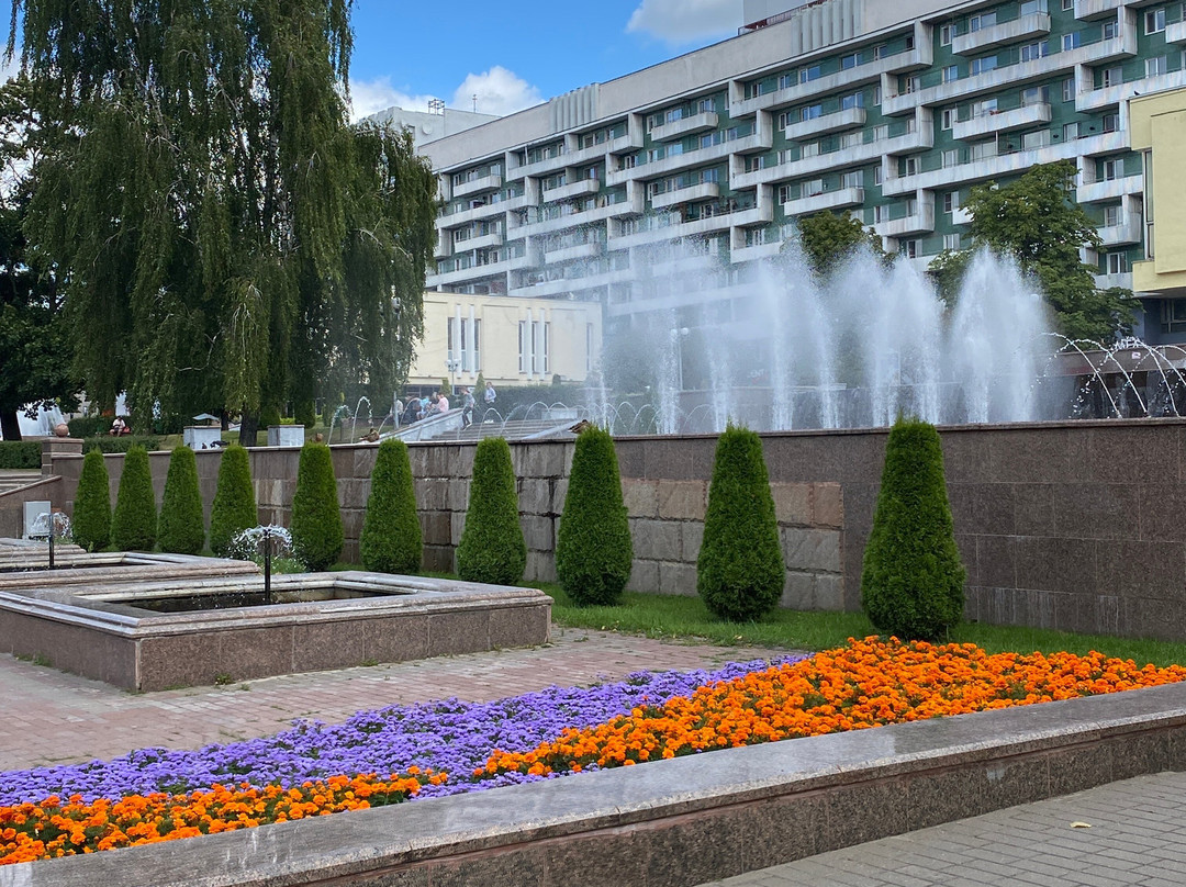 Fountain in Komsomolskiy Square-莫吉廖夫必去景点