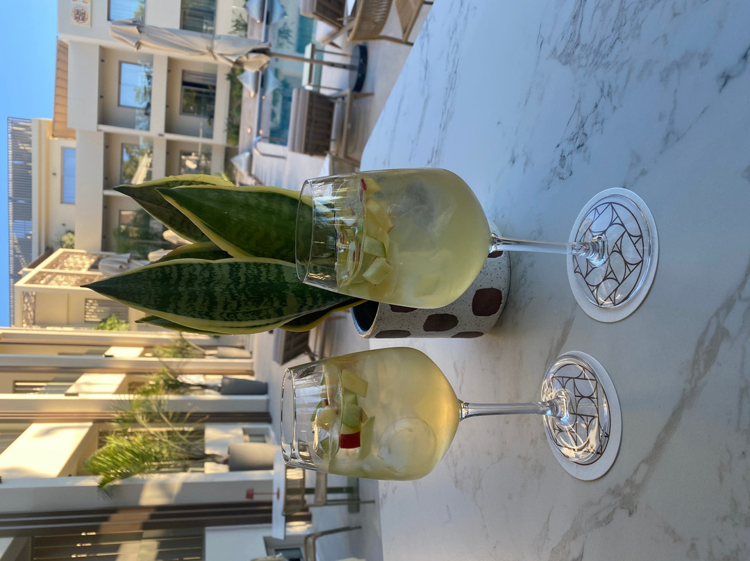 伊内亚酒店主图