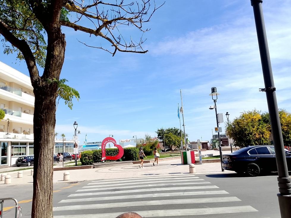 里贾纳酒店-旅行者