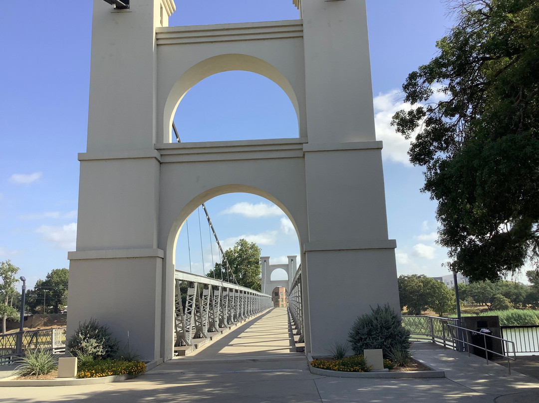 Waco Suspension Bridge-韦科必去景点