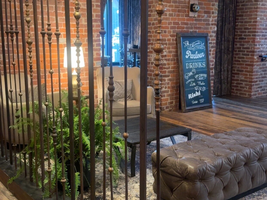 莎曼酒店主图