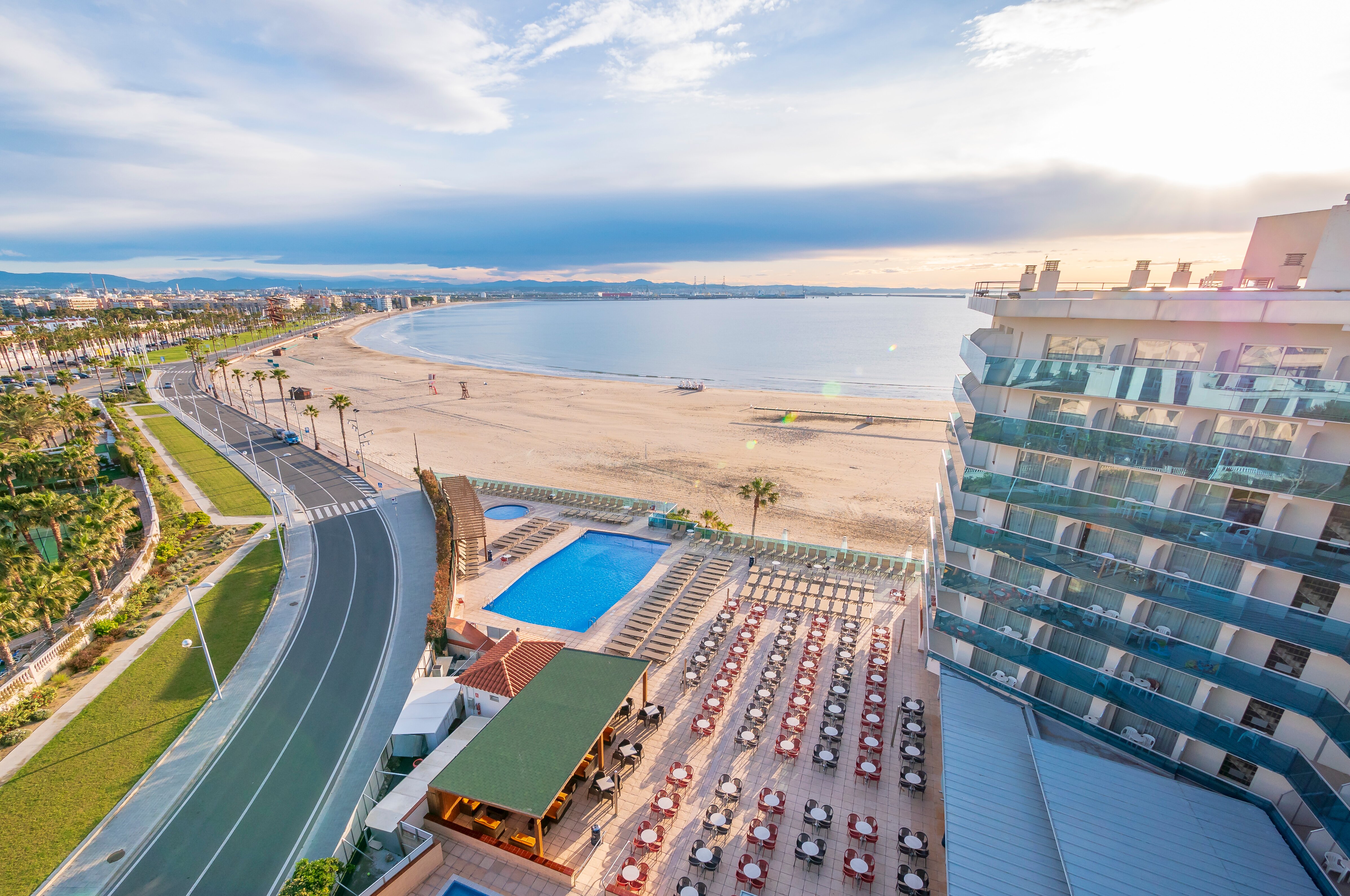 Golden Donaire Beach-官方