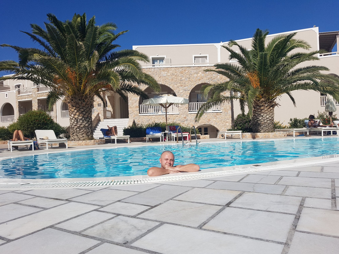 圣托米玛拉假日酒店主图