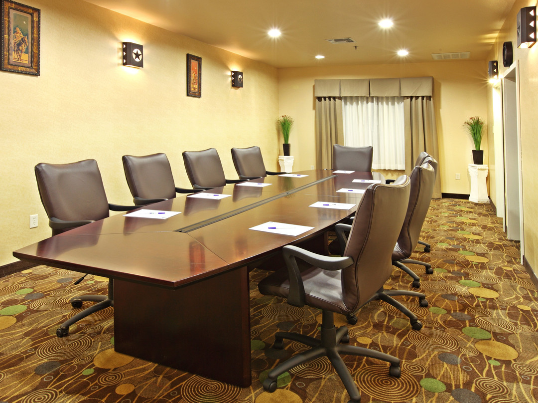 Holiday Inn Express & Suites Marshall By IHG主图