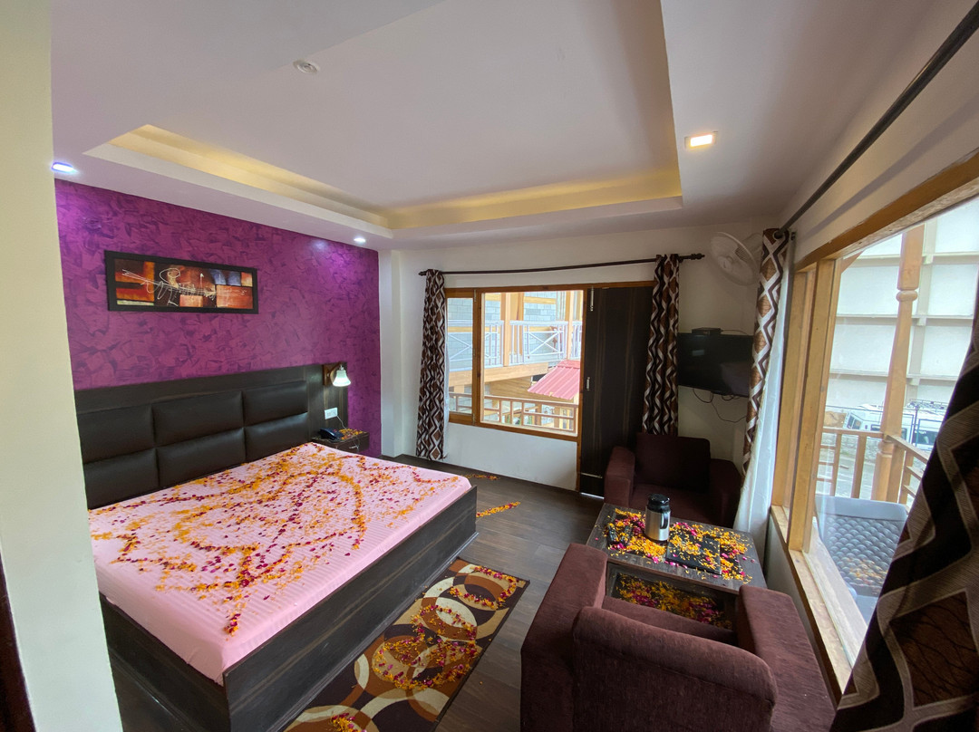 Hotel Manali Queen