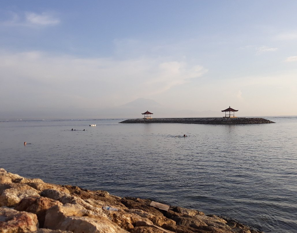 Karang Beach-沙努尔必去景点