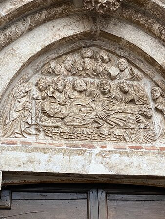Santa Maria di Piazza Alta-Sarnano必去景点