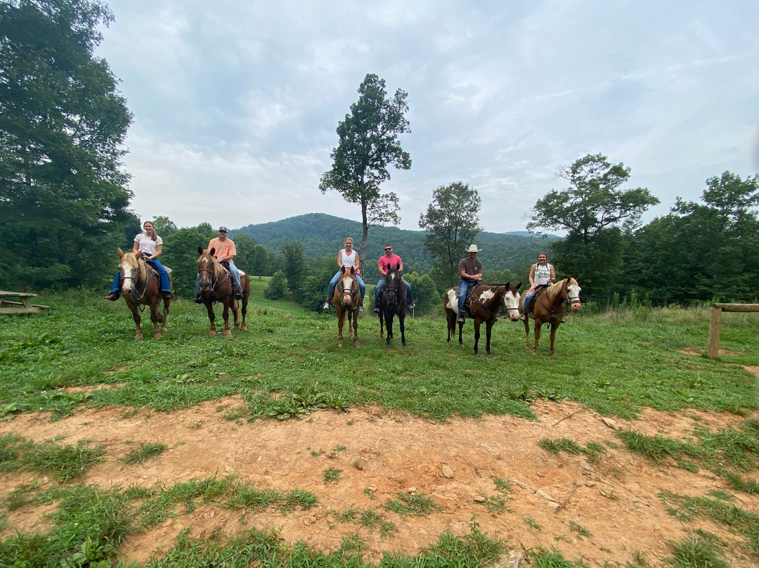 Cowgirl Up Stables-Cherry Log必去景点
